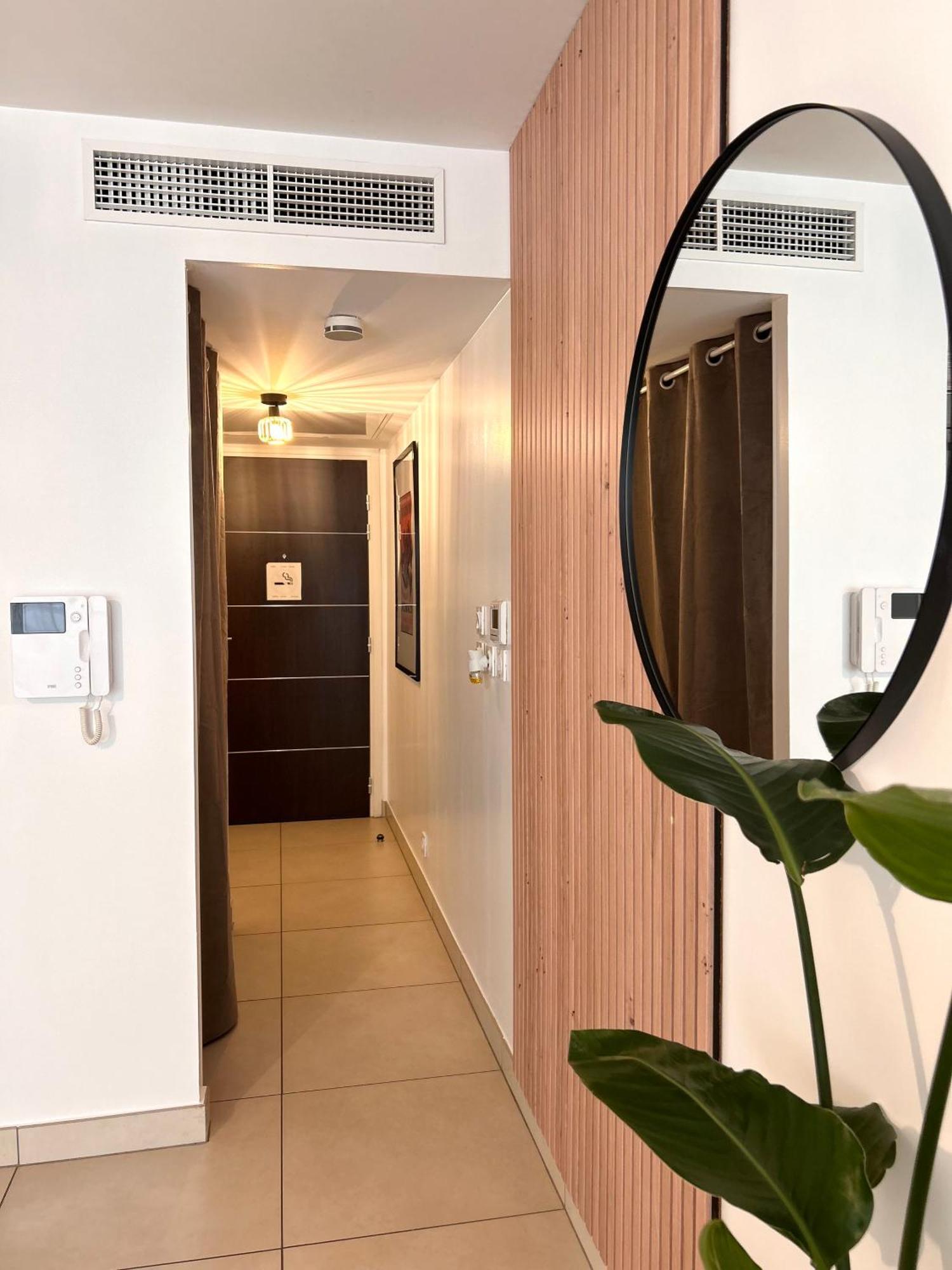 Studio Neuf - Portes De Monaco - Confort - Wifi - Clim エクステリア 写真